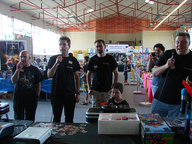 http://www.coucoucircus.org/divers/la_croisee_des_jouets/DSC01443.jpg